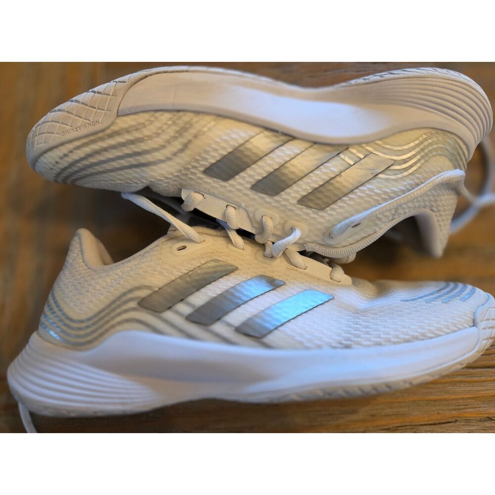 Adidas GX8187 Novaflight, size 7.5, Volleyball sneaker, white/silver